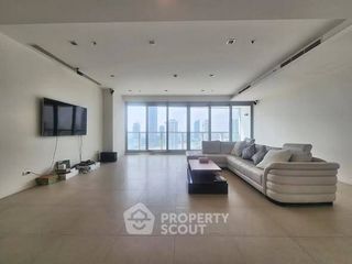 For sale 3 bedrooms condo in Sathon, Bangkok