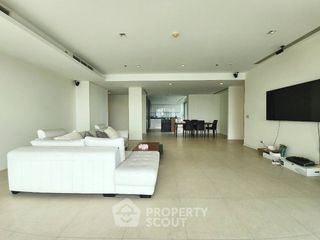 For sale 3 bedrooms condo in Sathon, Bangkok