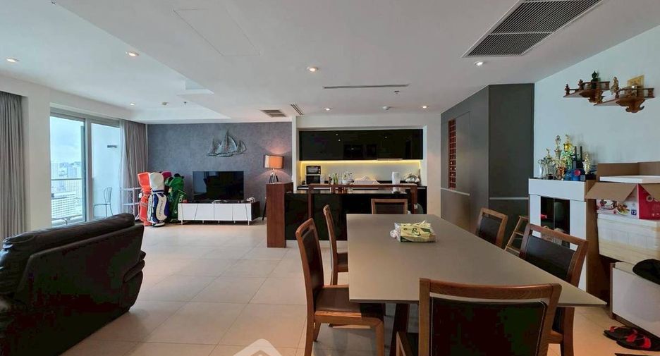For sale 2 bedrooms condo in Sathon, Bangkok