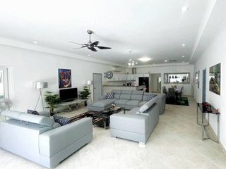 Villa zum Kauf mit 10 Zimmer in Bang Lamung, Chonburi