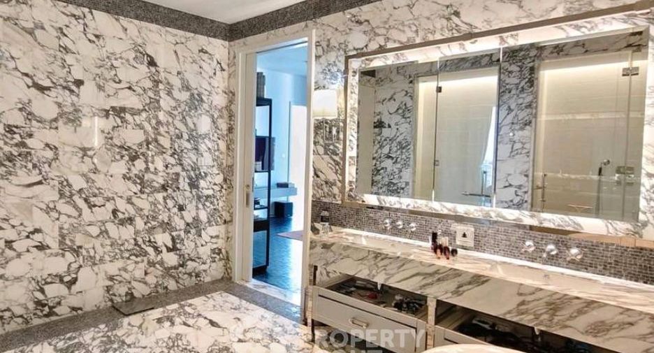 For sale 2 bedrooms condo in Sathon, Bangkok