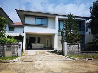 For sale 4 bedrooms house in Lat Krabang, Bangkok