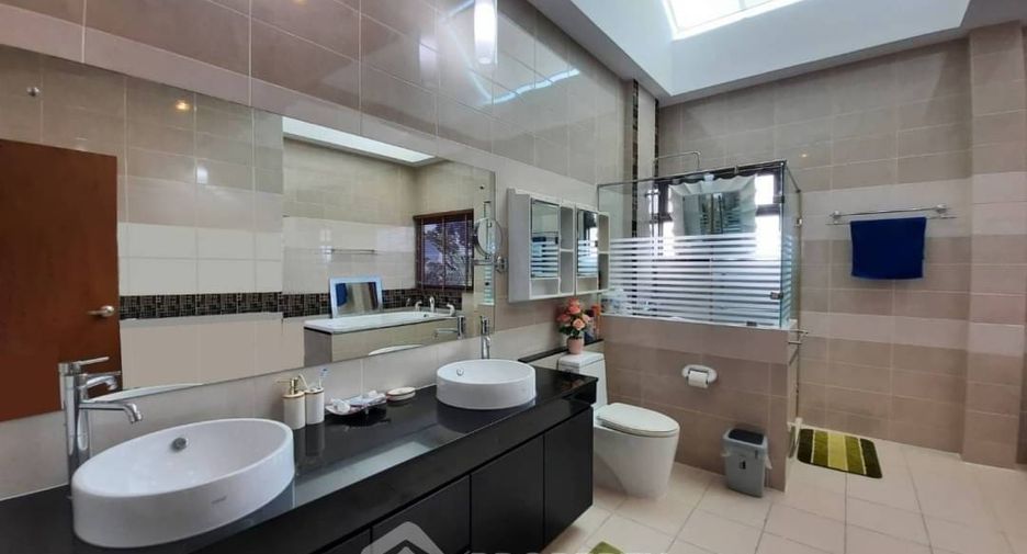 Casa en venta de 4 habitaciones en Bang Saray, Pattaya