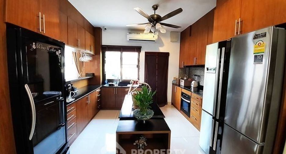 Casa en venta de 4 habitaciones en Bang Saray, Pattaya