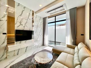 For sale 4 bedrooms townhouse in Bang Lamung, Chonburi