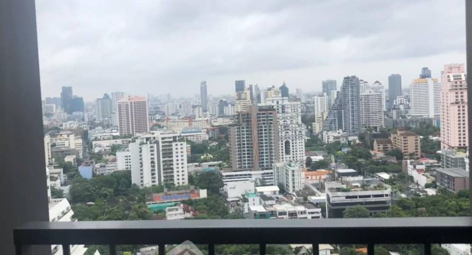 For rent 2 bedrooms condo in Watthana, Bangkok