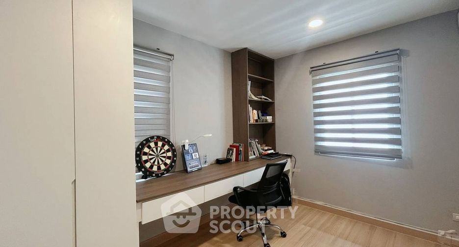 出租 3 卧室 独立屋 在 Si Racha, Chon Buri