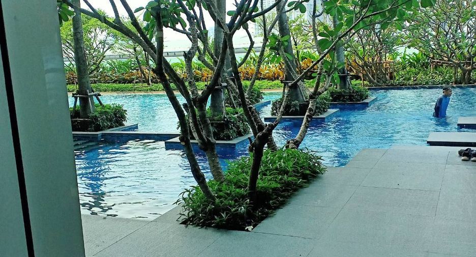 For rent 2 bedrooms condo in Watthana, Bangkok
