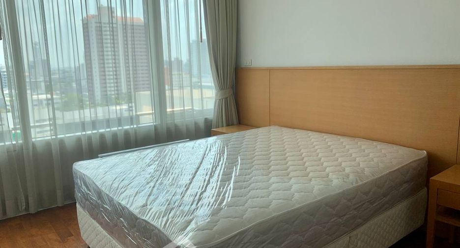 For rent 3 bedrooms apartment in Watthana, Bangkok