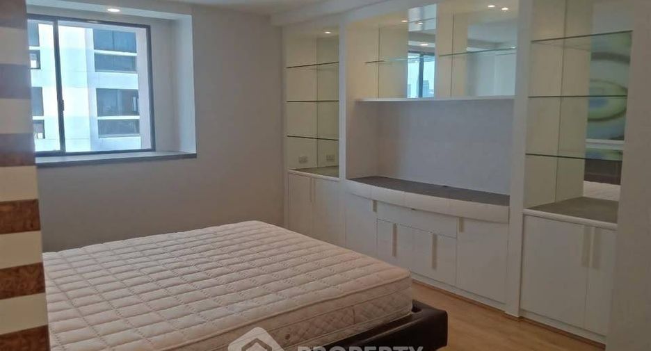 For rent 3 bedrooms condo in Khlong Toei, Bangkok