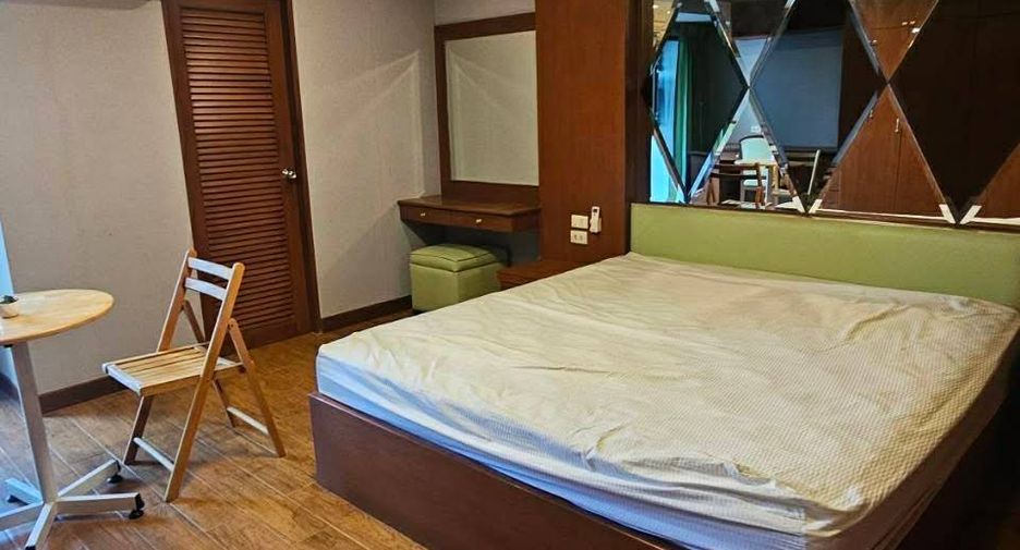 À louer 1 chambre condo à Watthana, Bangkok