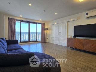 For rent 3 bedrooms condo in Bang Rak, Bangkok