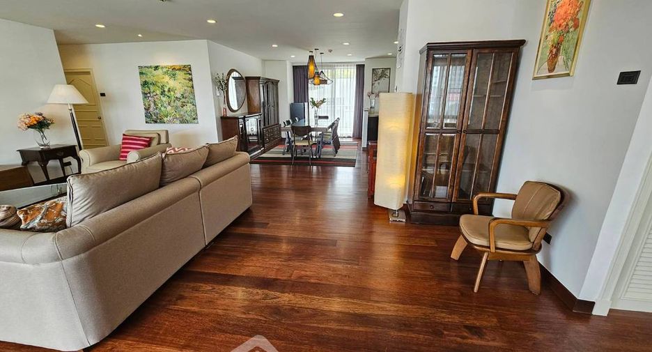 For rent 3 bedrooms condo in Watthana, Bangkok