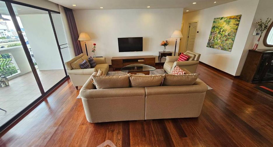 For rent 3 bedrooms condo in Watthana, Bangkok