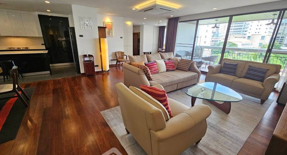 For rent 3 bedrooms condo in Watthana, Bangkok