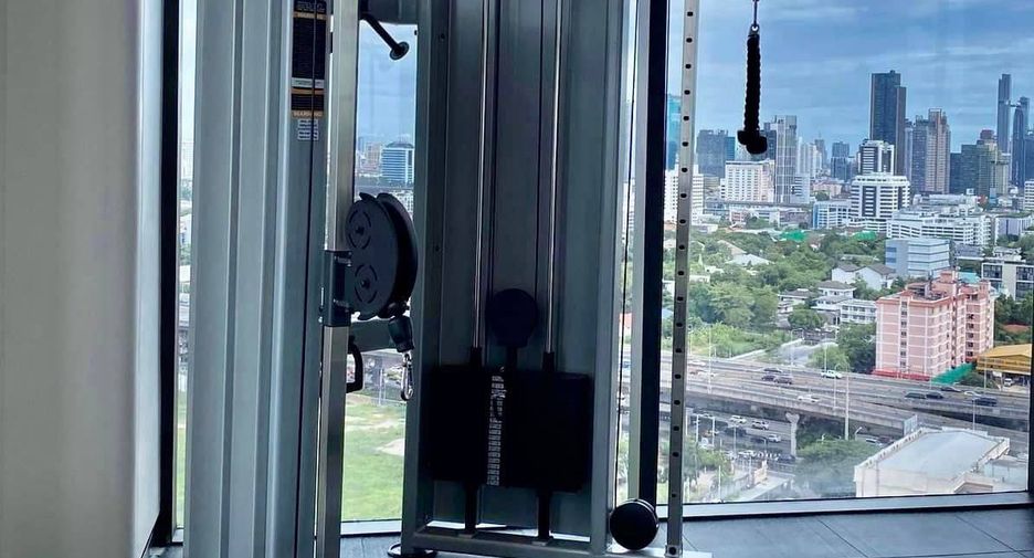 For rent 1 bed condo in Huai Khwang, Bangkok