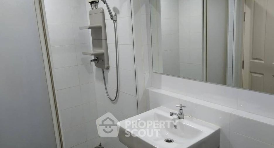 Condo en alquiler de 2 habitaciones en Huai Khwang, Bangkok