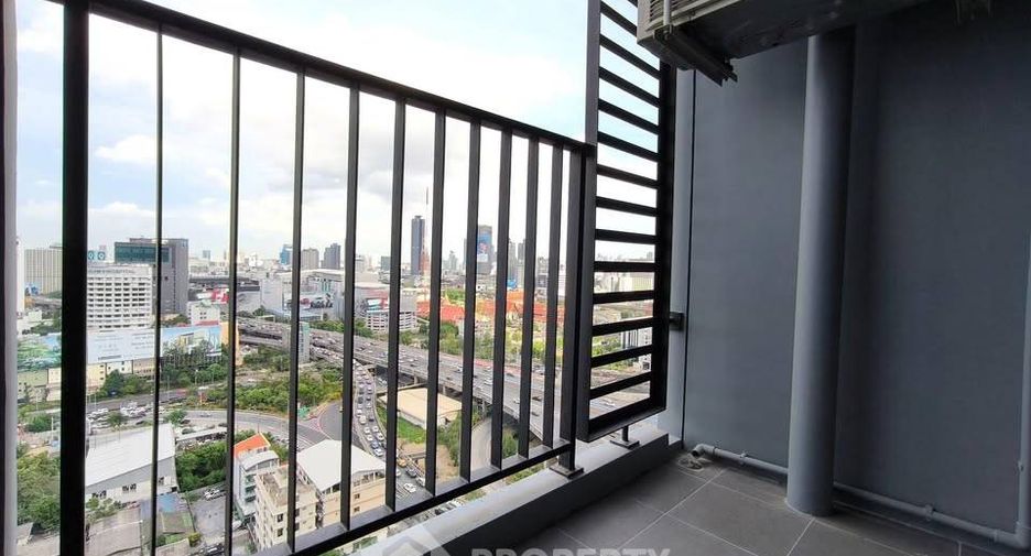 For rent 2 bedrooms condo in Huai Khwang, Bangkok