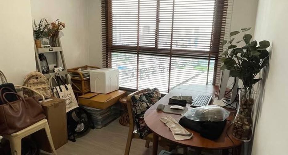 For rent 2 bedrooms condo in Bang Phlat, Bangkok