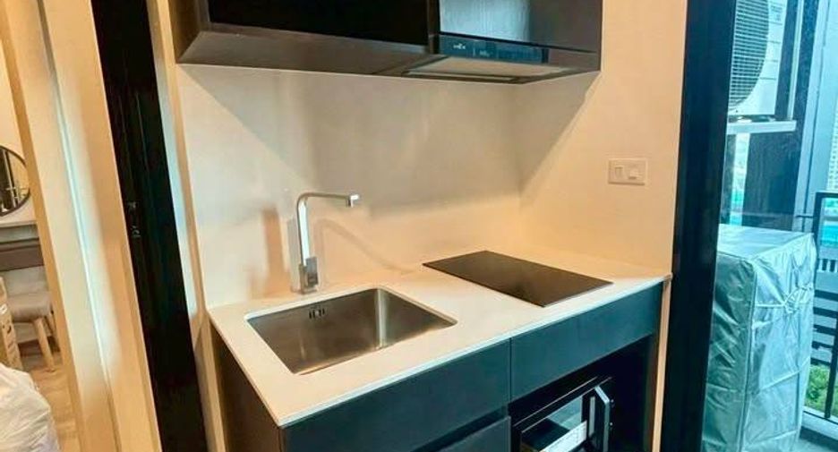 Wohnung zur Miete mit 1 Zimmer in Huai Khwang, Bangkok