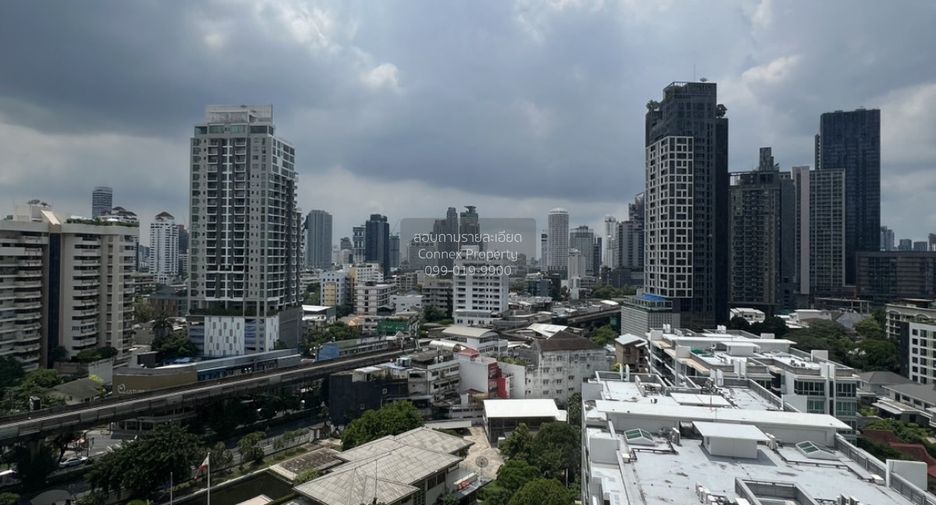 For rent 3 bedrooms condo in Khlong Toei, Bangkok