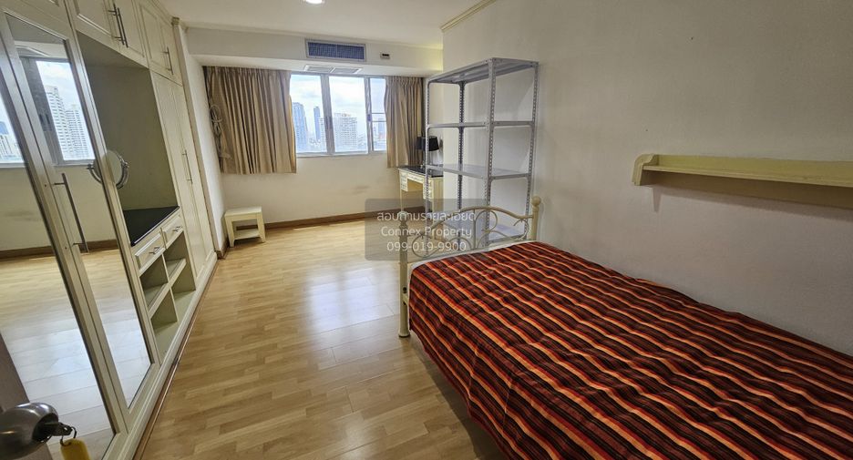Condo en alquiler de 3 habitaciones en Khlong Toei, Bangkok