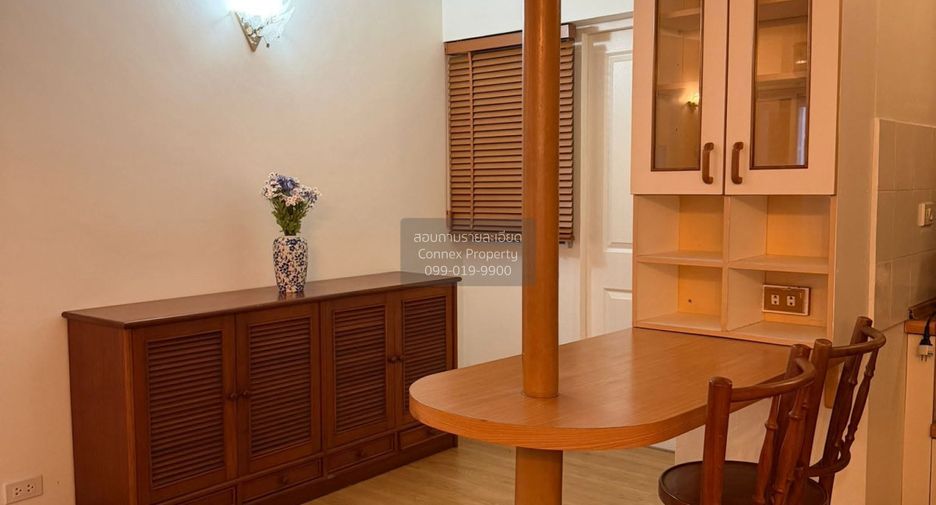 Condo en alquiler de 3 habitaciones en Watthana, Bangkok