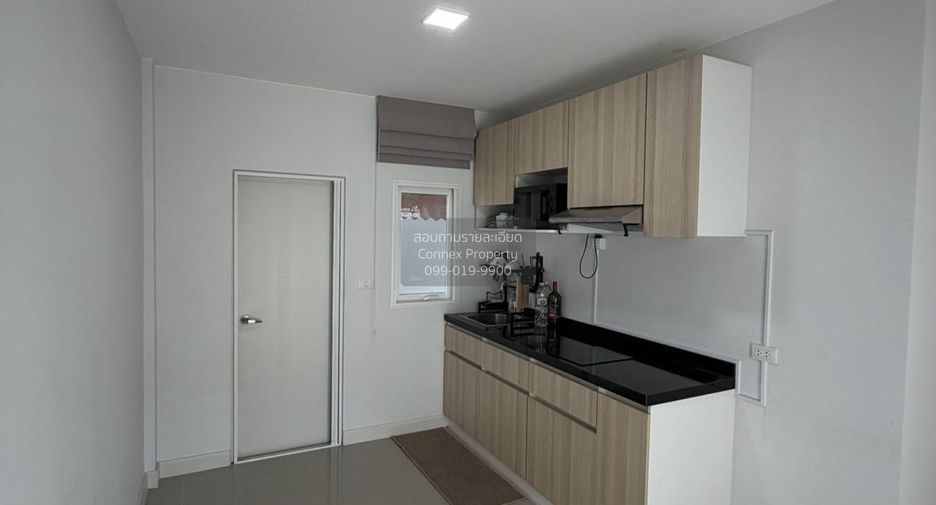 For rent 3 bedrooms townhouse in Krathum Baen, Samut Sakhon