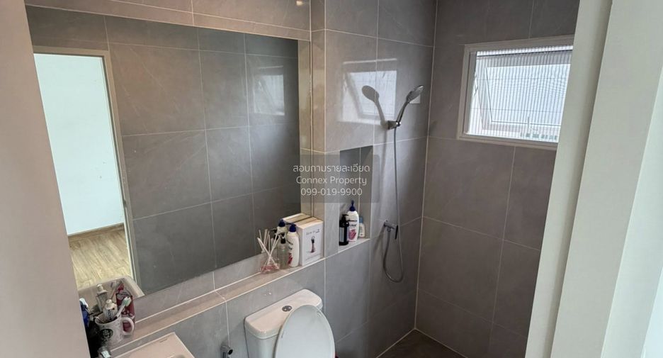 For rent 3 bedrooms townhouse in Krathum Baen, Samut Sakhon