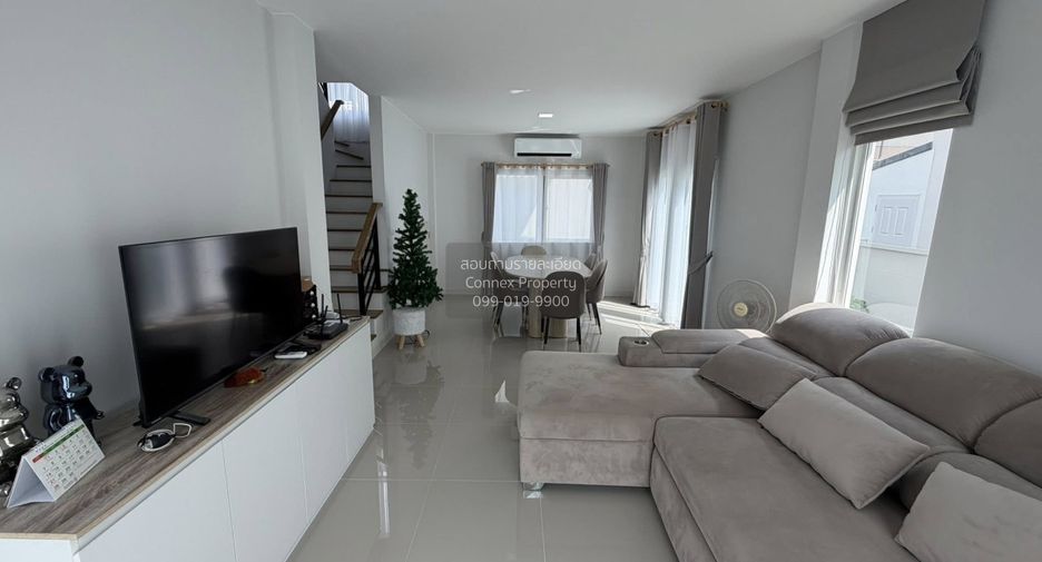 For rent 3 bedrooms townhouse in Krathum Baen, Samut Sakhon