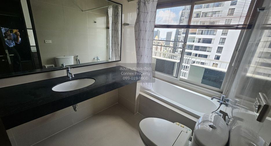 For rent 2 bedrooms condo in Watthana, Bangkok