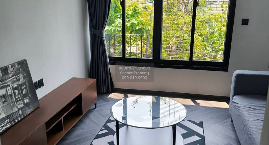 For rent 3 bedrooms townhouse in Huai Khwang, Bangkok