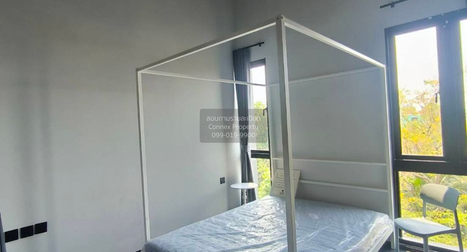 For rent 3 bedrooms townhouse in Huai Khwang, Bangkok