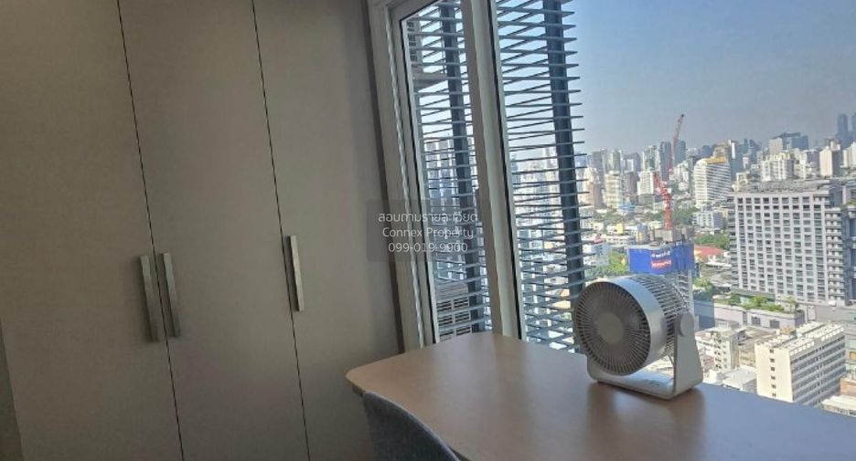 For rent 3 bedrooms condo in Khlong Toei, Bangkok