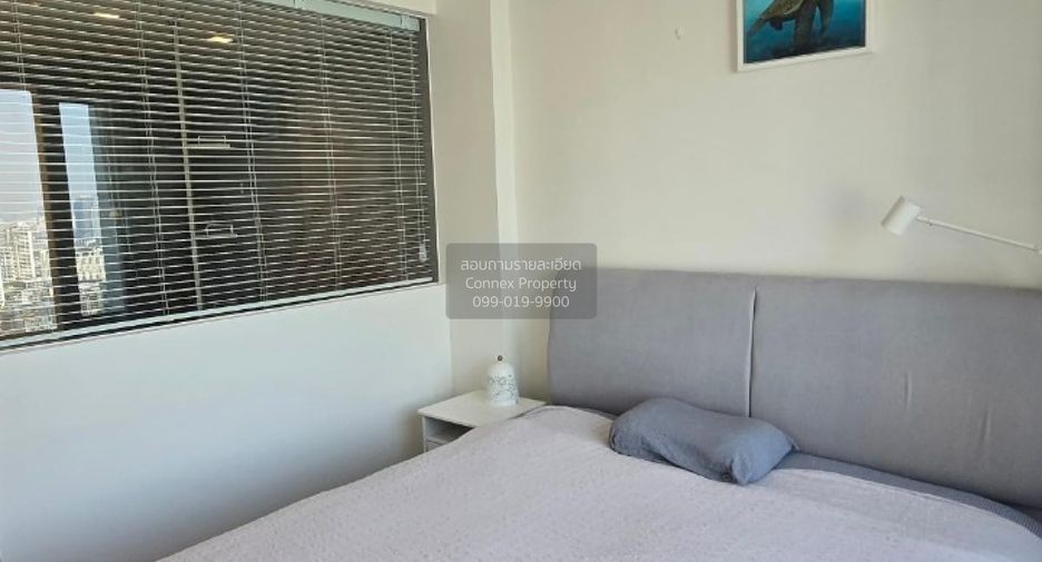 For rent 3 bedrooms condo in Khlong Toei, Bangkok