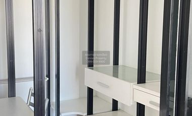 Condo en alquiler de 1 habitaciones en Khlong San, Bangkok