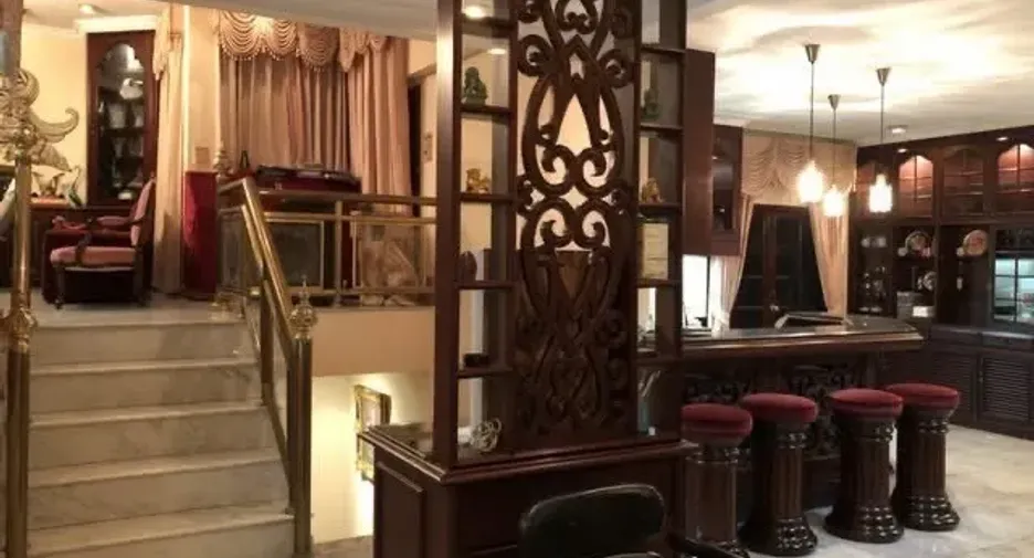 Аренда 5 спальни дом в Сатхон, Бангкок
