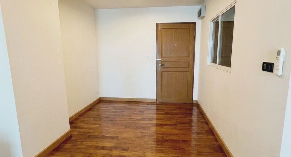 For rent 2 ベッドルーム condo in Watthana, Bangkok