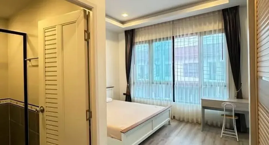 For rent 2 bedrooms townhouse in East Pattaya, Pattaya