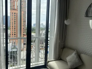 Wohnung zur Miete mit Studio in Khlong Toei, Bangkok