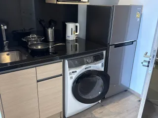 Wohnung zur Miete mit Studio in Khlong Toei, Bangkok