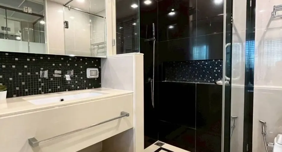 For rent 1 bed condo in Sathon, Bangkok