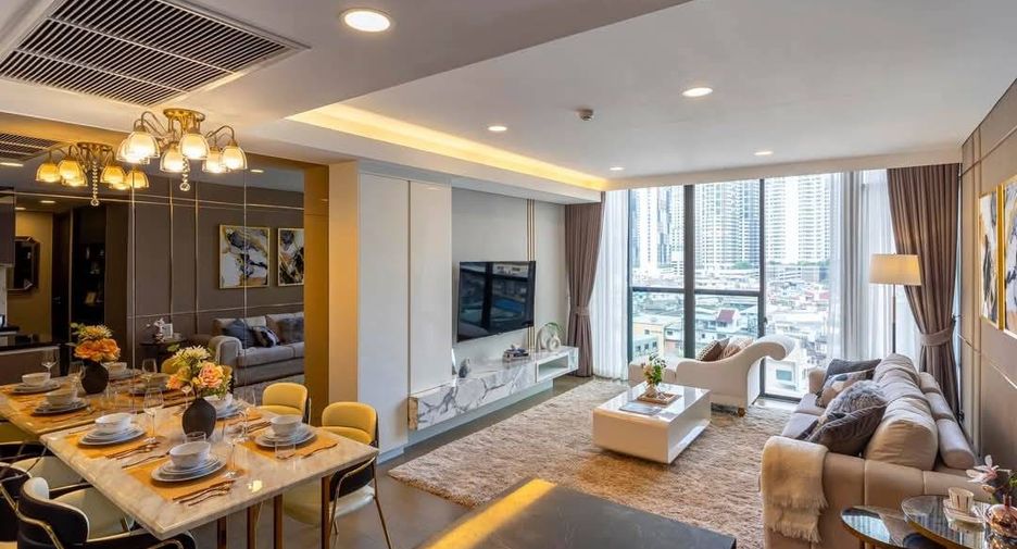 For rent 2 bedrooms condo in Khlong Toei, Bangkok
