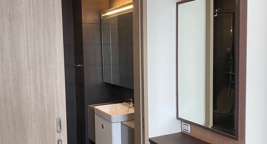Wohnung zur Miete mit 2 Zimmer in Pathum Wan, Bangkok