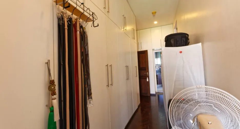 For sale 3 bedrooms condo in Watthana, Bangkok