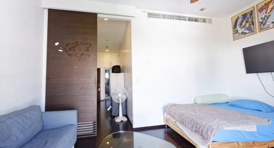 For sale 3 bedrooms condo in Watthana, Bangkok