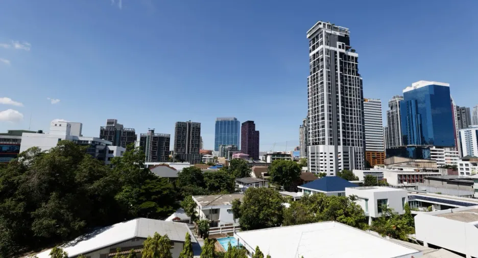 For sale 3 bedrooms condo in Watthana, Bangkok