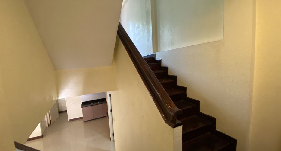 For sale 4 bedrooms townhouse in Khlong Toei, Bangkok