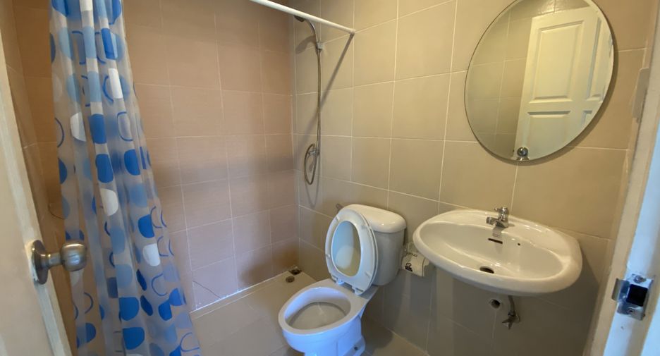 For sale 4 bedrooms townhouse in Khlong Toei, Bangkok