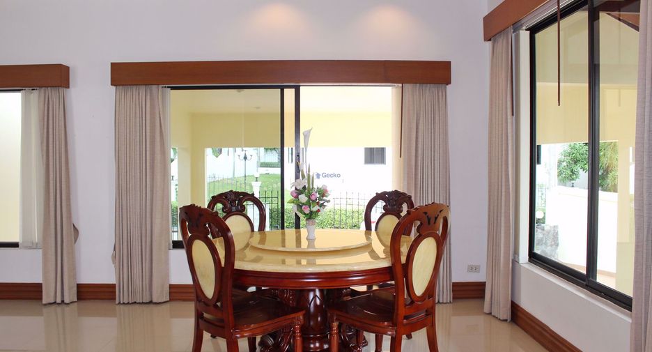 For rent 3 bedrooms house in East Pattaya, Pattaya